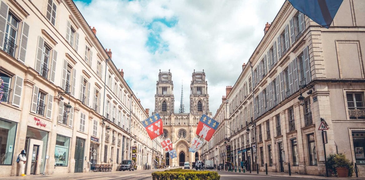 Rue Jeanne d'Arc et cathédrale Sainte-Croix, Orléans