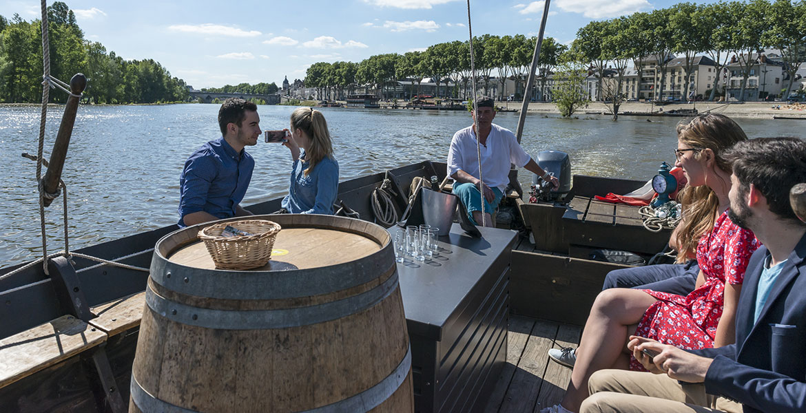 Bateau traditionnel sur la Loire à Orléans