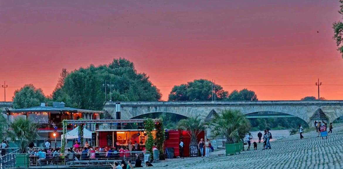 Guinguette La Sardine sur les quais de Loire à Orléans