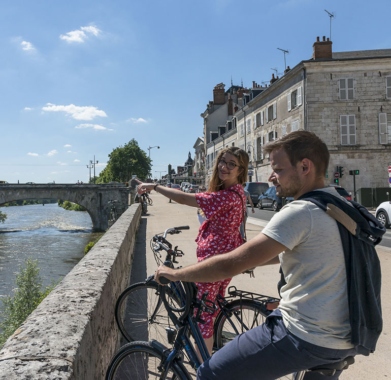 Balade à vélo sur les bords de Loire à Orléans © ST1 Photos
