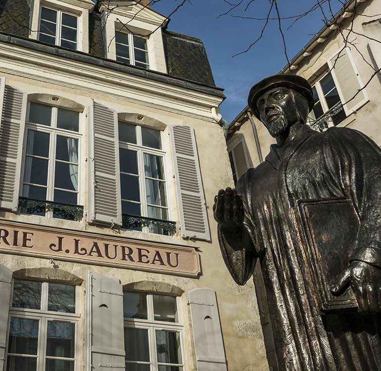Statue de Jean Calvin à Orléans