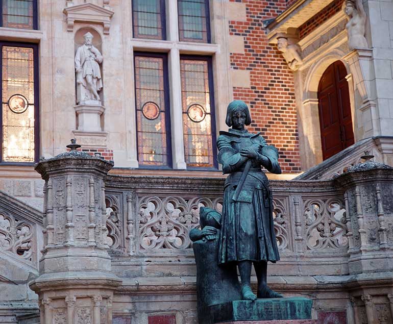 Statue de Jeanne d'Arc, Hôtel Groslot